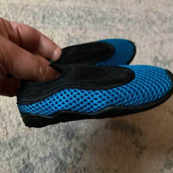 Toddler water shoes - Picture 2 of 4
